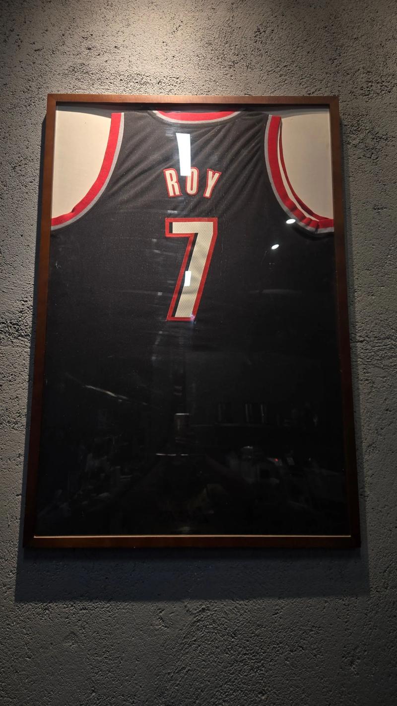 黄曼巴罗伊：天赋、坚韧与遗憾的动人篇章，从巨星陨落到薪火相传