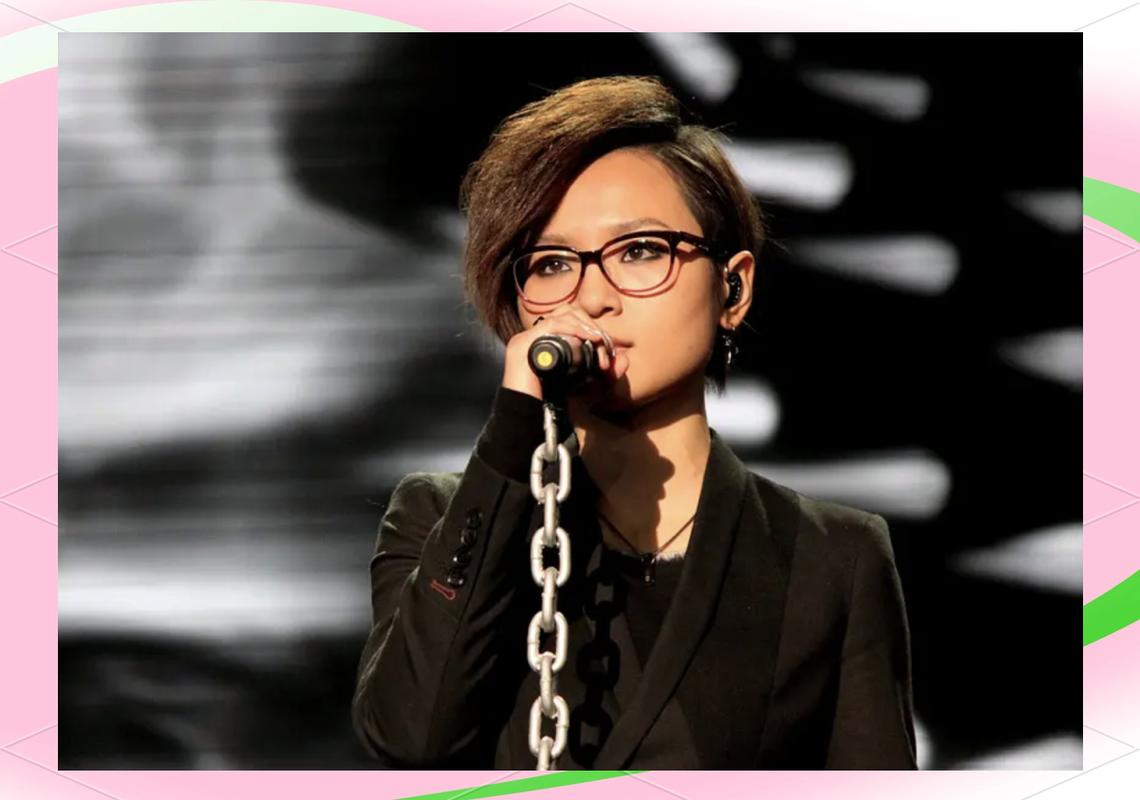 多亮与周笔畅的音乐之路：从选秀到风格探索，你更欣赏谁？