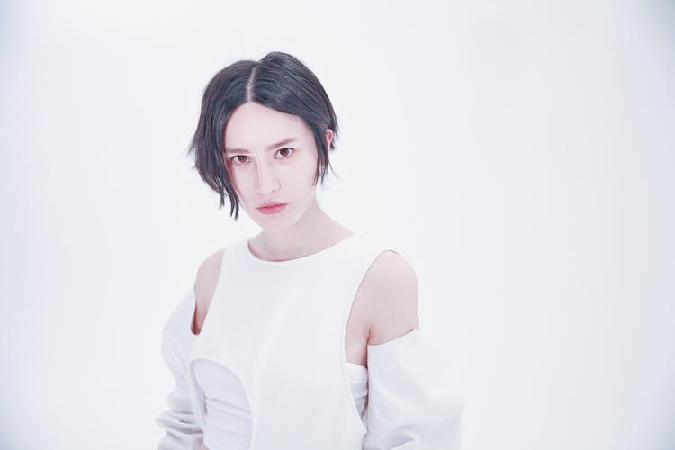 04版侠客行片尾曲叫什么？吴樾演唱的纵马江湖